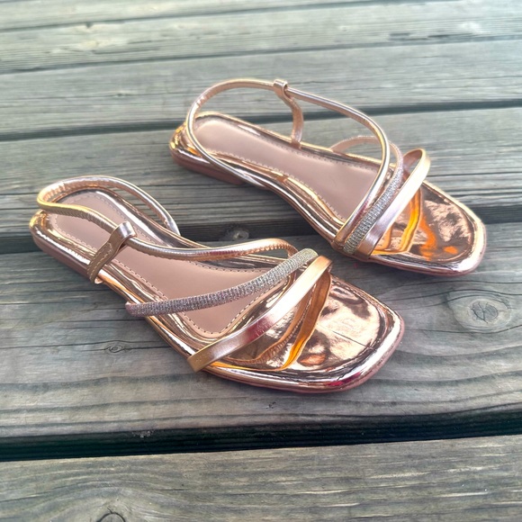 Brand New Rose Gold Crystals Sandals Size 7 - Picture 1 of 6